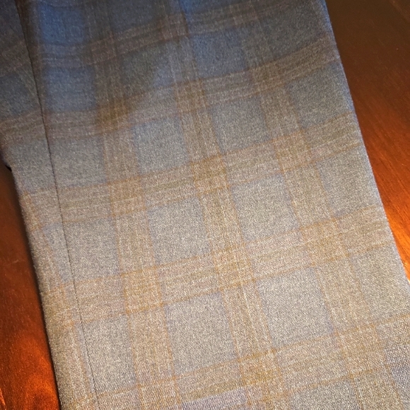 Calvin Klein Poly/Rayon Blend Plaid Tapered Ankle Pants. NWT. - Picture 11 of 13